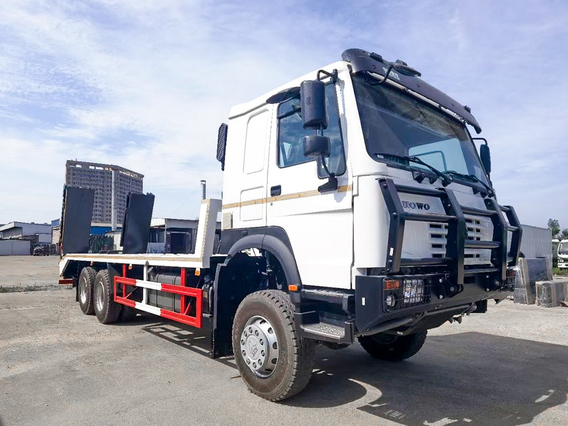 Бортовой эвакуатор HOWO 6X6